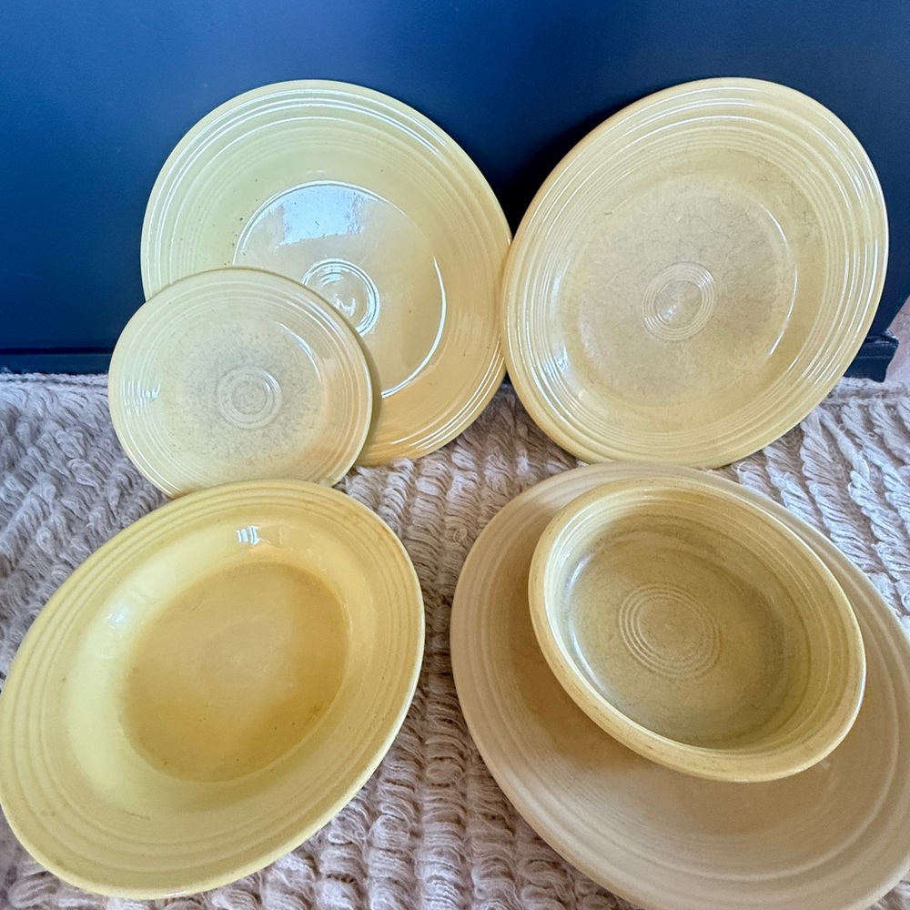 Elegant Yellow Dinnerware Set